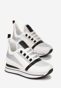 Renee - Białe Płaskie Sneakersy na Grubej Podeszwie ze Sznurowaniem Ozdobione Brokatem Krisfina. Kolor: biały. Materiał: materiał. Wzór: aplikacja #5