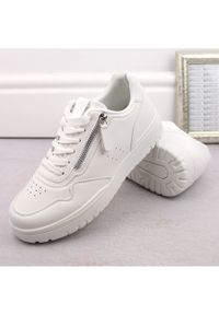 Buty sportowe sneakersy damskie białe McBraun 23233. Kolor: biały #7
