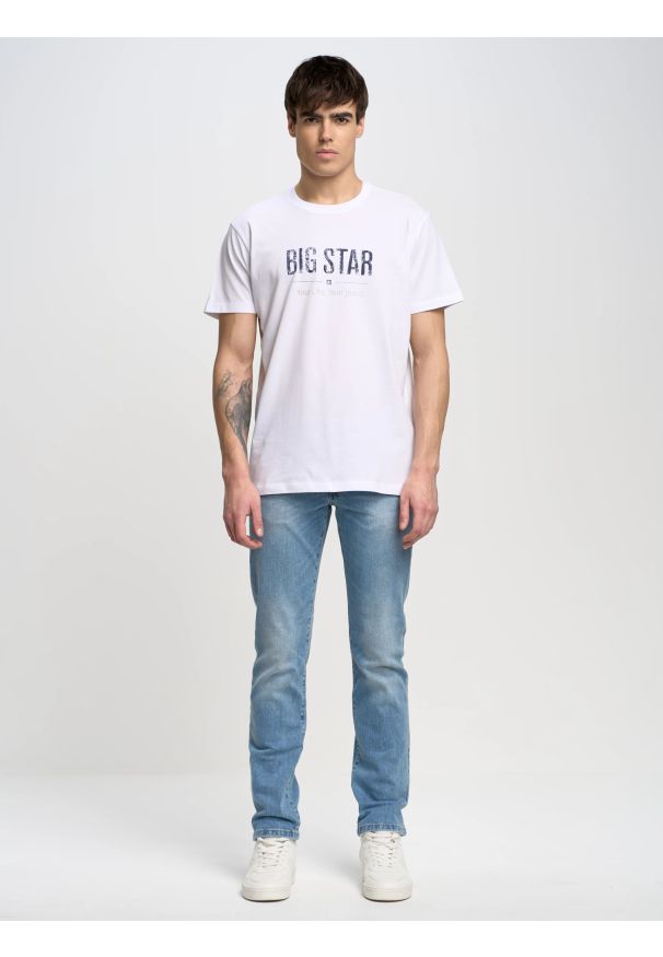 Big-Star - Jeansy męskie dopasowane z przetarciami jasnoniebieskie Tobias 295. Kolor: niebieski. Wzór: aplikacja. Styl: klasyczny