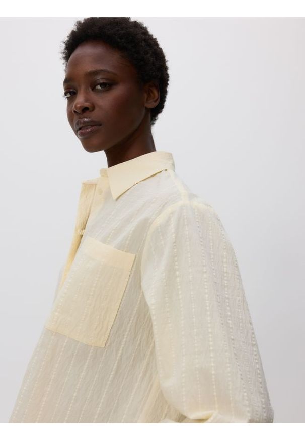 Reserved - Koszula z kieszenią - jasnożółty. Kolor: żółty. Materiał: bawełna