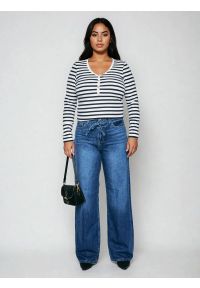 Big-Star - Bluzka damska z dekolotem v-neck w paski granatowa Mella 403. Typ kołnierza: dekolt w serek. Kolor: niebieski. Materiał: dzianina, skóra, materiał, bawełna, prążkowany. Długość rękawa: długi rękaw. Długość: długie. Wzór: paski. Styl: klasyczny #4