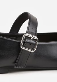 Born2be - Czarne Płaskie Balerinki Mary Jane z Kwadratowym Noskiem Saroma. Okazja: na co dzień. Zapięcie: pasek. Kolor: czarny. Materiał: jeans. Styl: casual, klasyczny, elegancki #5