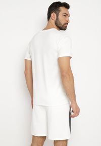 Born2be - Biały Bawełniany Komplet Dresowy Koszulka z Nadrukiem i Szorty z Kieszeniami Bezbia. Kolor: biały. Materiał: dresówka, bawełna. Wzór: nadruk #7