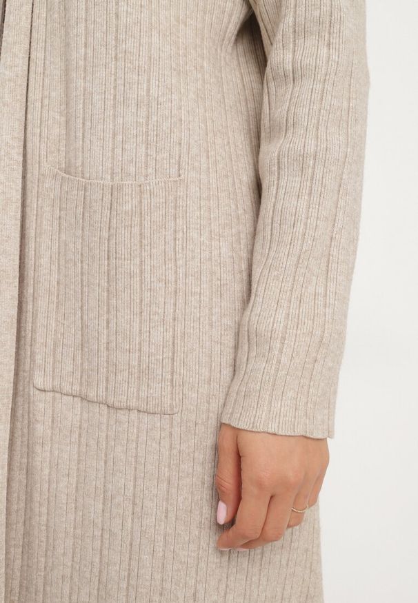 Born2be - Beżowy Długi Kardigan z Wiskozą i Kieszeniami Bez Zapięć Naritha. Okazja: na spotkanie biznesowe, do pracy, na co dzień. Kolor: beżowy. Materiał: wiskoza. Długość: długie. Styl: elegancki, casual, biznesowy