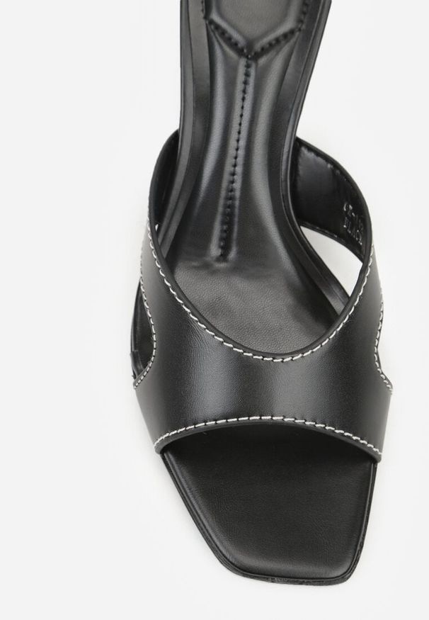 Born2be - Czarne Klapki na Szpilce Ozdobione Wycięciami Qhesova. Okazja: na co dzień. Kolor: czarny. Materiał: jeans. Wzór: aplikacja. Obcas: na szpilce. Styl: casual