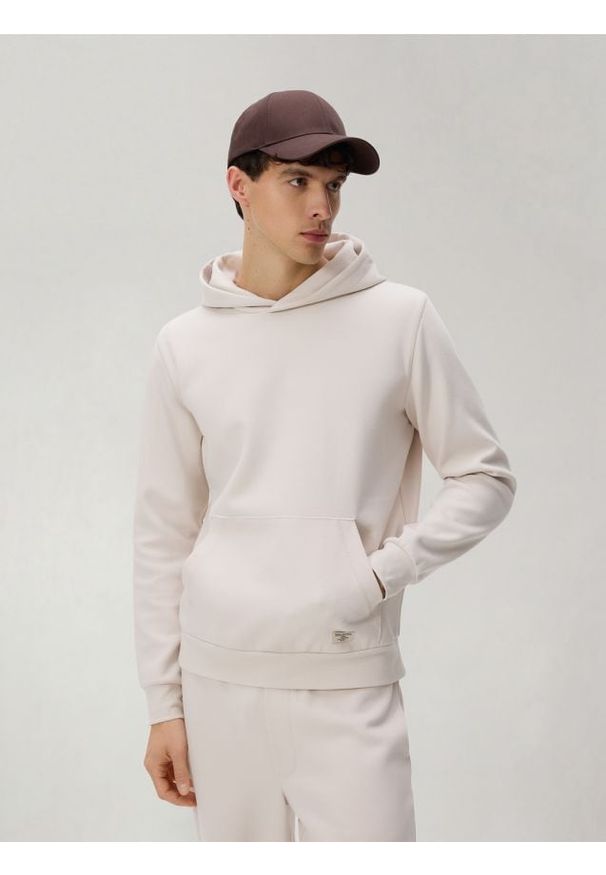 Reserved - Bluza z kapturem - beżowy. Kolor: beżowy. Materiał: dzianina, bawełna