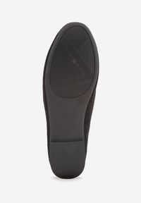 Renee - Czarne Mokasyny Ozdobione Metalowymi Aplikacjami Eunilla. Okazja: na co dzień. Kolor: czarny. Materiał: jeans. Wzór: aplikacja. Styl: elegancki, klasyczny, casual #8