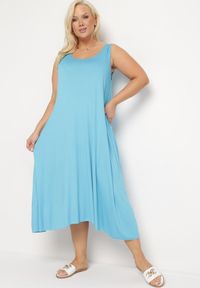 Born2be - Niebieska Wiskozowa Sukienka na Ramiączkach Ozdobiona Metaliczną Nicią Nevina. Okazja: na co dzień. Kolekcja: plus size. Kolor: niebieski. Materiał: wiskoza. Długość rękawa: na ramiączkach. Wzór: aplikacja. Typ sukienki: proste, dla puszystych. Styl: casual