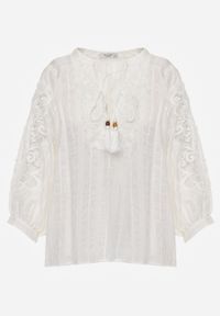 Born2be - Biała Rustykalna Bluzka z Tencelu Ozdobiona Wiązaniem Koronką i Koralikami Sachi. Okazja: na co dzień. Kolor: biały. Materiał: koronka. Długość rękawa: długi rękaw. Długość: długie. Wzór: aplikacja, koronka. Styl: casual #3