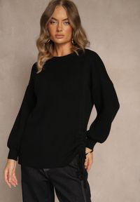 Renee - Czarny Sweter z Wiskozą o Prostym Kroju z Bocznym Ściągaczem Tivadella. Okazja: na co dzień. Kolor: czarny. Materiał: wiskoza. Sezon: jesień. Styl: elegancki, casual