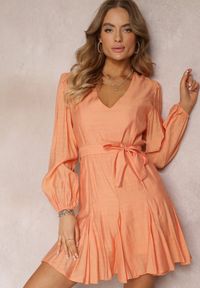 Renee - Pomarańczowa Rozkloszowana Sukienka Mini z Wiązaniem w Talii Evyna. Kolor: pomarańczowy. Długość: mini