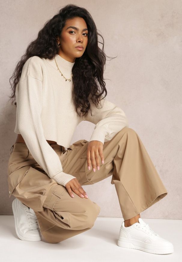 Renee - Beżowe Szerokie Spodnie High Waist w Stylu Cargo Vomisal. Stan: podwyższony. Kolor: beżowy. Materiał: tkanina. Sezon: zima