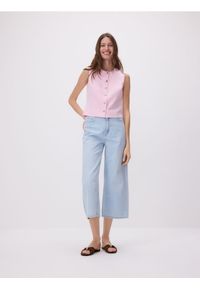 Reserved - Kamizelka z ozdobnymi guzikami - pastelowy róż. Kolor: różowy. Materiał: wiskoza, dzianina