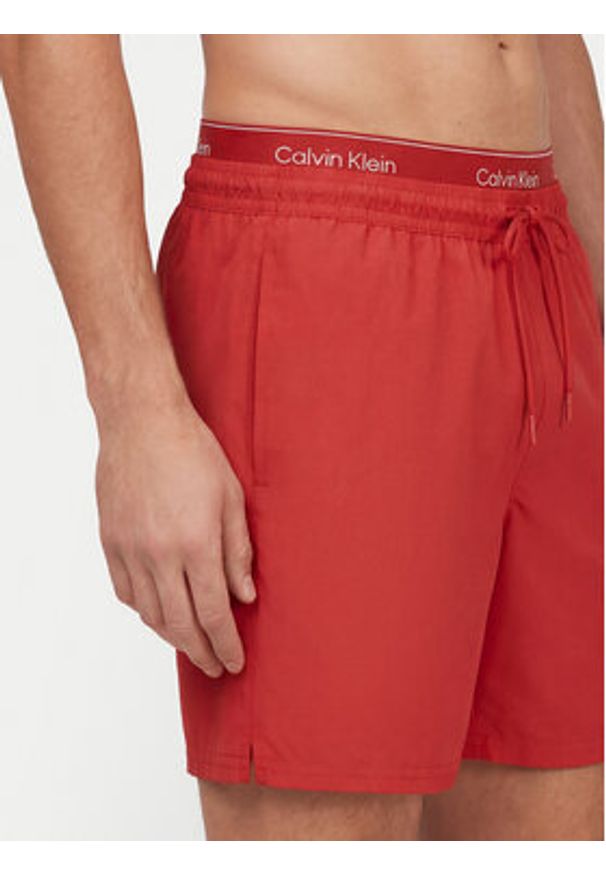 Calvin Klein Swimwear Szorty kąpielowe LV00N61023 Czerwony Regular Fit. Kolor: czerwony. Materiał: syntetyk