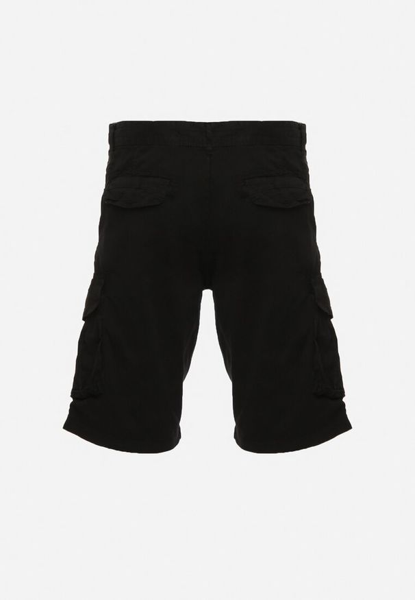 Born2be - Czarne Szorty Bawełniane w Stylu Cargo z Klapami na Kieszeniach Quoolia. Okazja: na co dzień. Kolor: czarny. Materiał: bawełna. Styl: casual