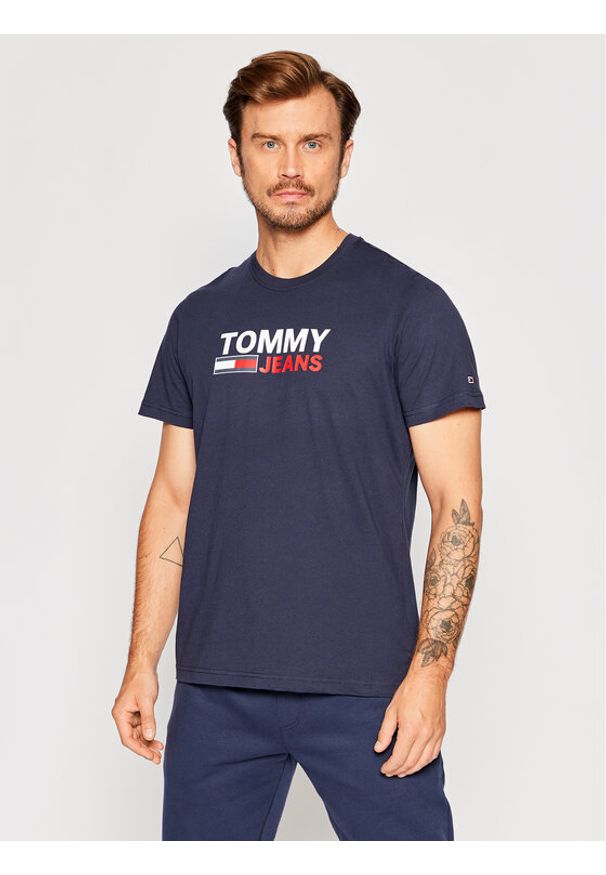 Tommy Jeans T-Shirt Corp Logo DM0DM15379 Granatowy Regular Fit. Kolor: niebieski. Materiał: bawełna