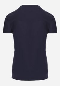 Born2be - Granatowa Koszulka T-shirt z Bawełny z Dekoltem w Serek Rionisse. Okazja: do domu, do pracy. Typ kołnierza: dekolt w serek. Kolor: niebieski. Materiał: bawełna. Styl: elegancki, klasyczny #3