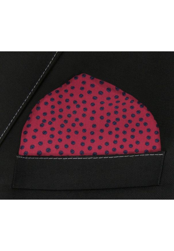 Męska, Elegancka Poszetka - Alties - Granatowe Groszki, Czerwone Tło. Kolor: czerwony, niebieski, wielokolorowy. Materiał: poliester. Wzór: grochy