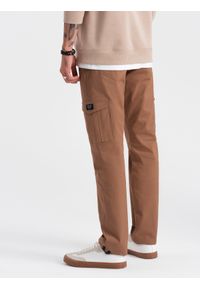 Ombre Clothing - Spodnie męskie z kieszeniami cargo i ściągaczem na dole nogawki - jasnobrązowe V3 OM-PACG-0189 - XXL. Kolor: brązowy. Materiał: elastan, bawełna #4