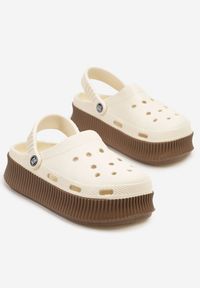 Born2be - Beżowe Klapki z Paskiem Podtrzymującym Piętę Nimiassa. Okazja: na plażę, na co dzień. Kolor: beżowy. Wzór: aplikacja. Sezon: lato. Styl: casual #6