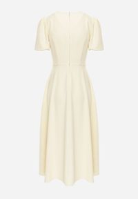 Renee - Żółta Rozkloszowana Sukienka Koktajlowa VICES na Krótki Rękaw Nessesha. Okazja: na randkę, na wesele, na ślub cywilny. Kolor: żółty. Długość rękawa: krótki rękaw. Styl: wizytowy. Długość: mini #4