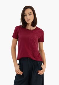 Volcano - T-ASH. Kolor: różowy. Materiał: tkanina, bawełna, materiał. Długość rękawa: krótki rękaw. Długość: krótkie. Wzór: geometria, nadruk, aplikacja. Styl: elegancki, klasyczny #1