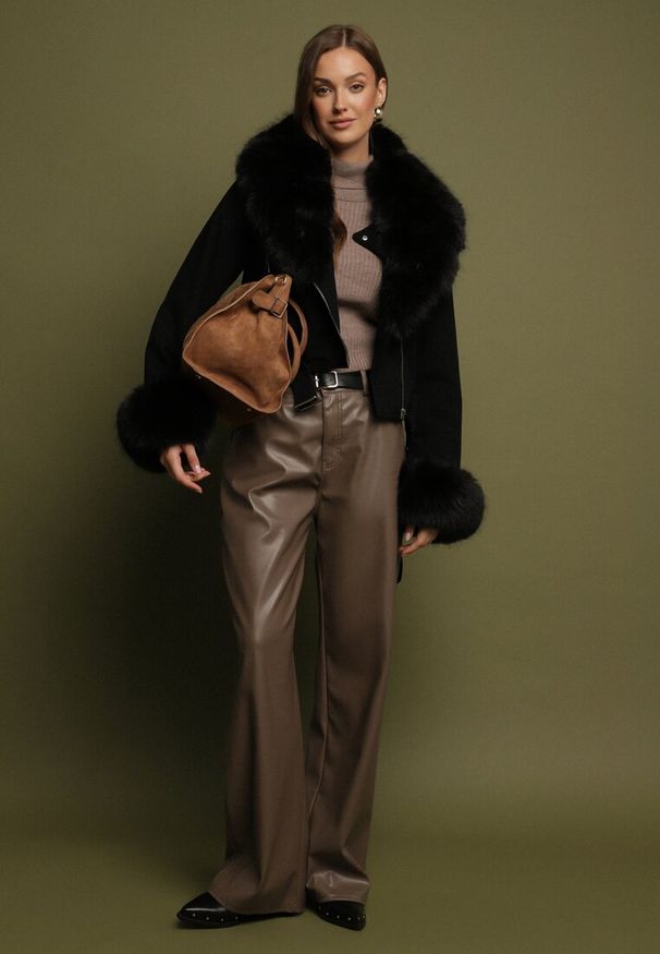 Born2be - Czarna Ocieplana Kurtka Ramoneska z Futrem przy Kołnierzu i Rękawach Mevesala. Kolor: czarny. Materiał: futro. Długość: krótkie