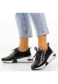 Sneakersy damskie T.Sokolski W21-92 Bk Skóra. Kolor: czarny. Materiał: skóra. Obcas: na obcasie. Wysokość obcasa: średni
