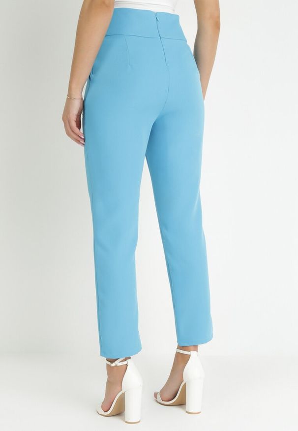 Born2be - Niebieskie Spodnie Regular Boura. Okazja: na spotkanie biznesowe, do pracy. Kolor: niebieski. Styl: klasyczny, biznesowy