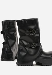 Born2be - Czarne Botki Biker VICES z Cholewką Imitującą Nogawkę z Klamrami Reiladia. Okazja: na co dzień. Zapięcie: klamry. Kolor: czarny. Materiał: jeans. Szerokość cholewki: normalna. Styl: casual #5