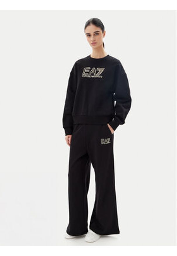 EA7 Emporio Armani Bluza 7W000100 AF10377 MC004 Czarny Loose Fit. Kolor: czarny. Materiał: bawełna
