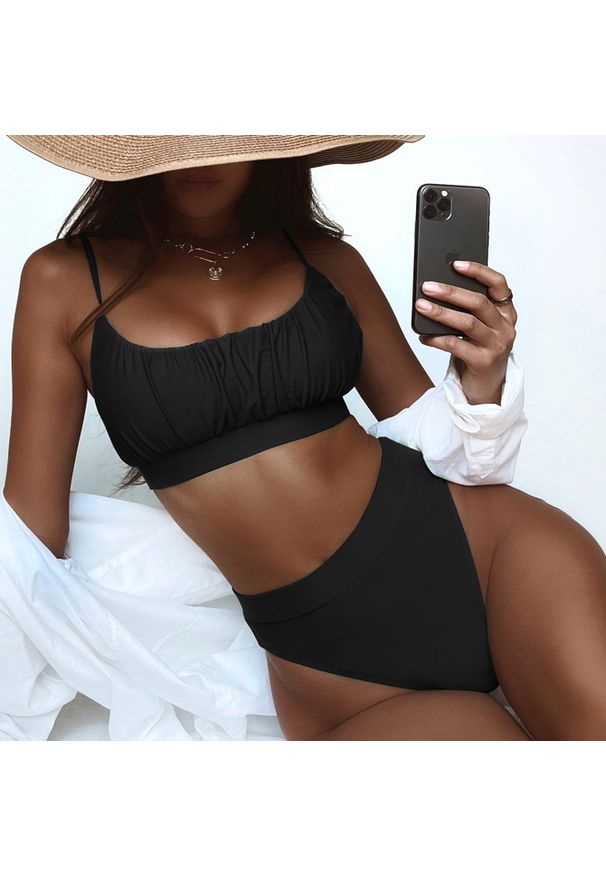 Intica - Strój kąpielowy zabudowany z marszczonym topem na plażę i basen Xochitl. Kolor: czarny. Materiał: tkanina, materiał