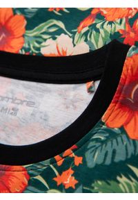 Ombre Clothing - Męski t-shirt bawełniany w kwiatowy wzór full print – czarny V2 - Rozmiar: XL. Okazja: na co dzień, na spacer. Kolor: czarny. Materiał: bawełna. Długość rękawa: krótki rękaw. Długość: krótkie. Wzór: nadruk, kwiaty. Sezon: lato. Styl: wakacyjny, casual, elegancki