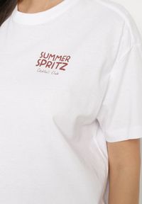 Born2be - Biało-Niebieski Bawełniany T-shirt Typu Oversize z Nadrukiem i Napisem Fillana. Okazja: na co dzień. Kolor: biały. Materiał: bawełna. Wzór: napisy, nadruk. Styl: casual #7