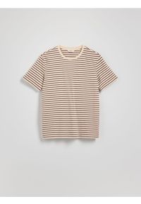 Reserved - T-shirt regular w paski - brązowy. Kolor: brązowy. Materiał: bawełna, dzianina. Wzór: paski