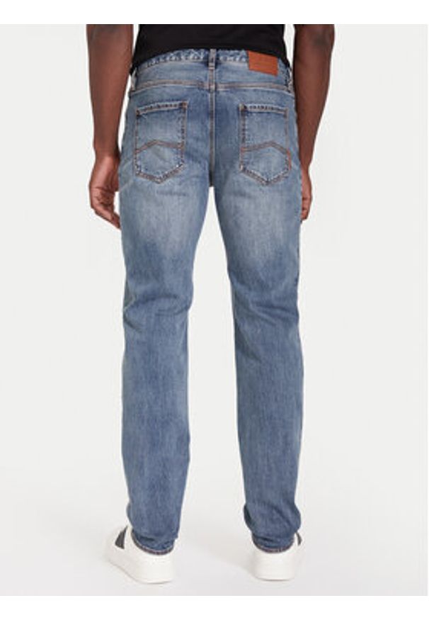 Armani Exchange Jeansy XM000049 AF17047 MB001 Niebieski Regular Fit. Kolor: niebieski