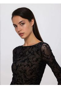 Reserved - Siateczkowa bluzka - czarny. Kolor: czarny. Materiał: dzianina. Wzór: kwiaty #1