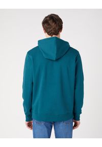 Wrangler - WRANGLER SIGN OFF HOODIE MĘSKA BLUZA Z KAPTUREM NIEROZPINANA DEEP TEAL W651I3G03. Typ kołnierza: kaptur #4