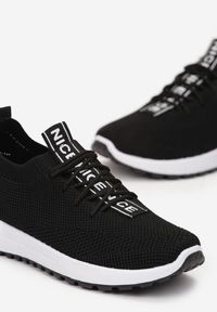 Born2be - Czarne Buty Sportowe Movali. Nosek buta: okrągły. Zapięcie: bez zapięcia. Kolor: czarny. Materiał: materiał. Szerokość cholewki: normalna. Wzór: aplikacja #4