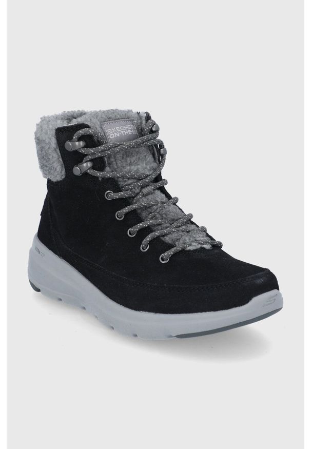 skechers - Skechers - Śniegowce zamszowe. Nosek buta: okrągły. Zapięcie: sznurówki. Kolor: szary. Materiał: zamsz