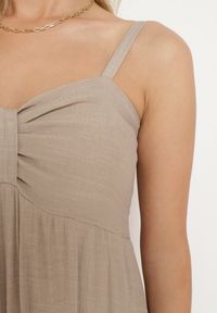 Born2be - Beżowa Sukienka z Bawełną na Regulowanych Ramiączkach z Elastyczną Gumką na Plecach Tinathias. Okazja: na co dzień, na spacer. Kolor: beżowy. Materiał: bawełna. Długość rękawa: na ramiączkach. Sezon: lato. Typ sukienki: proste. Styl: klasyczny, casual #7