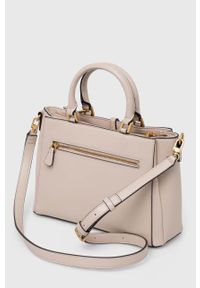 Guess torebka kolor beżowy. Kolor: beżowy. Dodatki: z breloczkiem. Rodzaj torebki: na ramię #2