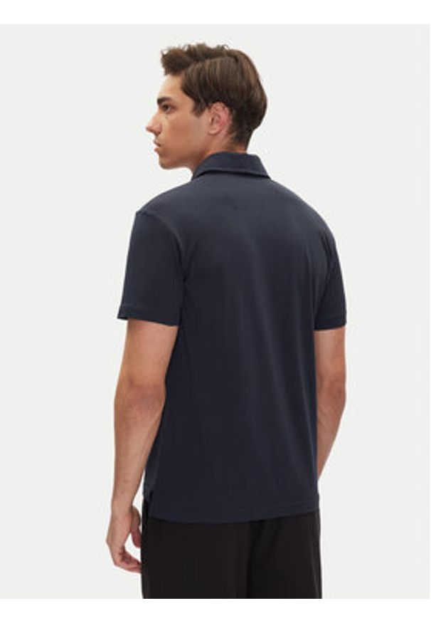 Emporio Armani Polo EM000571 AF12331 UB102 Granatowy Regular Fit. Typ kołnierza: polo. Kolor: niebieski. Materiał: bawełna