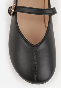 Born2be - Czarne Balerinki z Paskiem na Sprzączkę Bragia. Okazja: na co dzień. Zapięcie: pasek. Kolor: czarny. Materiał: jeans, materiał. Styl: casual #6