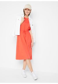 bonprix - Sukienka midi z bawełny z przeszyciem cienkimi gumkami i kieszeniami. Kolor: czerwony. Materiał: bawełna. Długość: midi