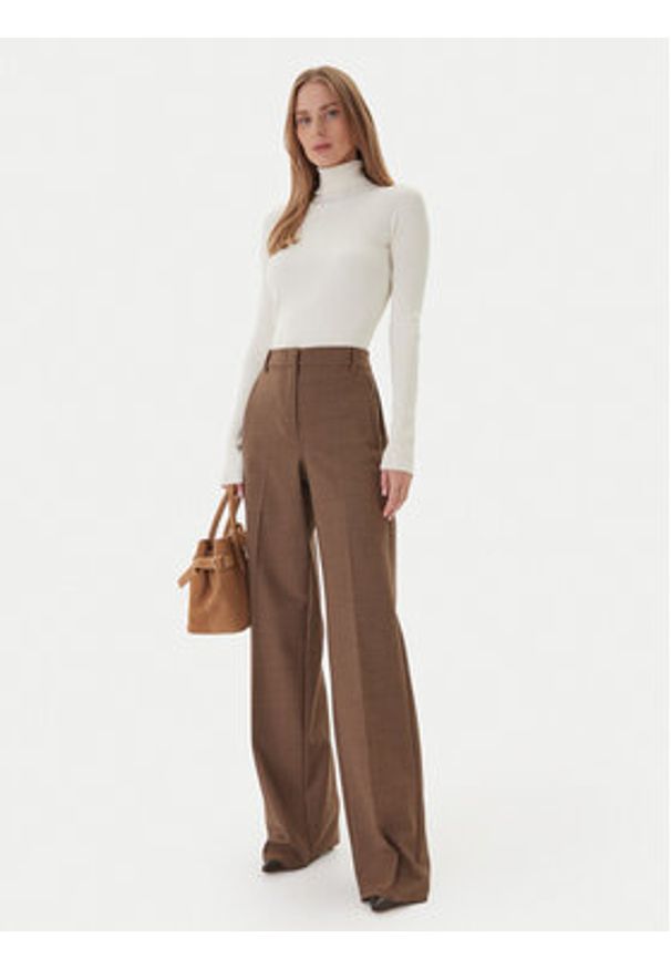 Kontatto Golf 3M0817C Écru Regular Fit. Typ kołnierza: golf. Materiał: syntetyk