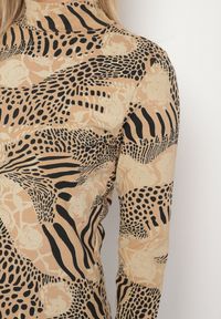 Born2be - Beżowo-Czarna Bawełniana Bluzka w Panterkę z Półgolfem i Długim Rękawem Unilae. Okazja: na co dzień. Kolor: beżowy. Materiał: bawełna. Długość rękawa: długi rękaw. Długość: długie. Wzór: motyw zwierzęcy. Styl: casual #4