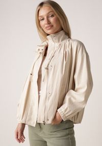Born2be - Beżowa Przejściowa Kurtka Bombka Oversize z Bawełny i Wiskozy Effinue. Okazja: na spacer, na co dzień. Kolor: beżowy. Materiał: wiskoza, bawełna. Styl: casual #1