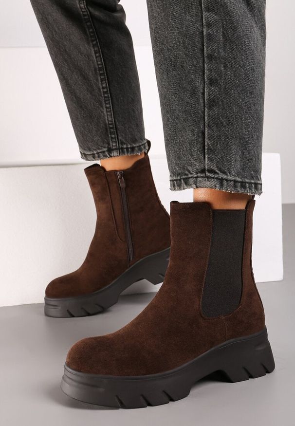 Renee - Brązowe Botki Sztyblety na Platformie z Elastyczną Cholewką Mavita. Okazja: na co dzień. Kolor: brązowy. Materiał: jeans. Szerokość cholewki: normalna. Wzór: moro. Obcas: na platformie. Styl: elegancki, militarny, casual