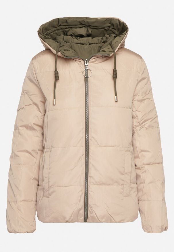 Born2be - Ciemnozielona Dwustronna Pikowana Kurtka z Kapturem Ściągana przy Rękawach Nevelas. Okazja: na spacer, na co dzień. Typ kołnierza: kaptur. Kolor: zielony. Materiał: jeans. Wzór: aplikacja. Styl: elegancki, casual, sportowy